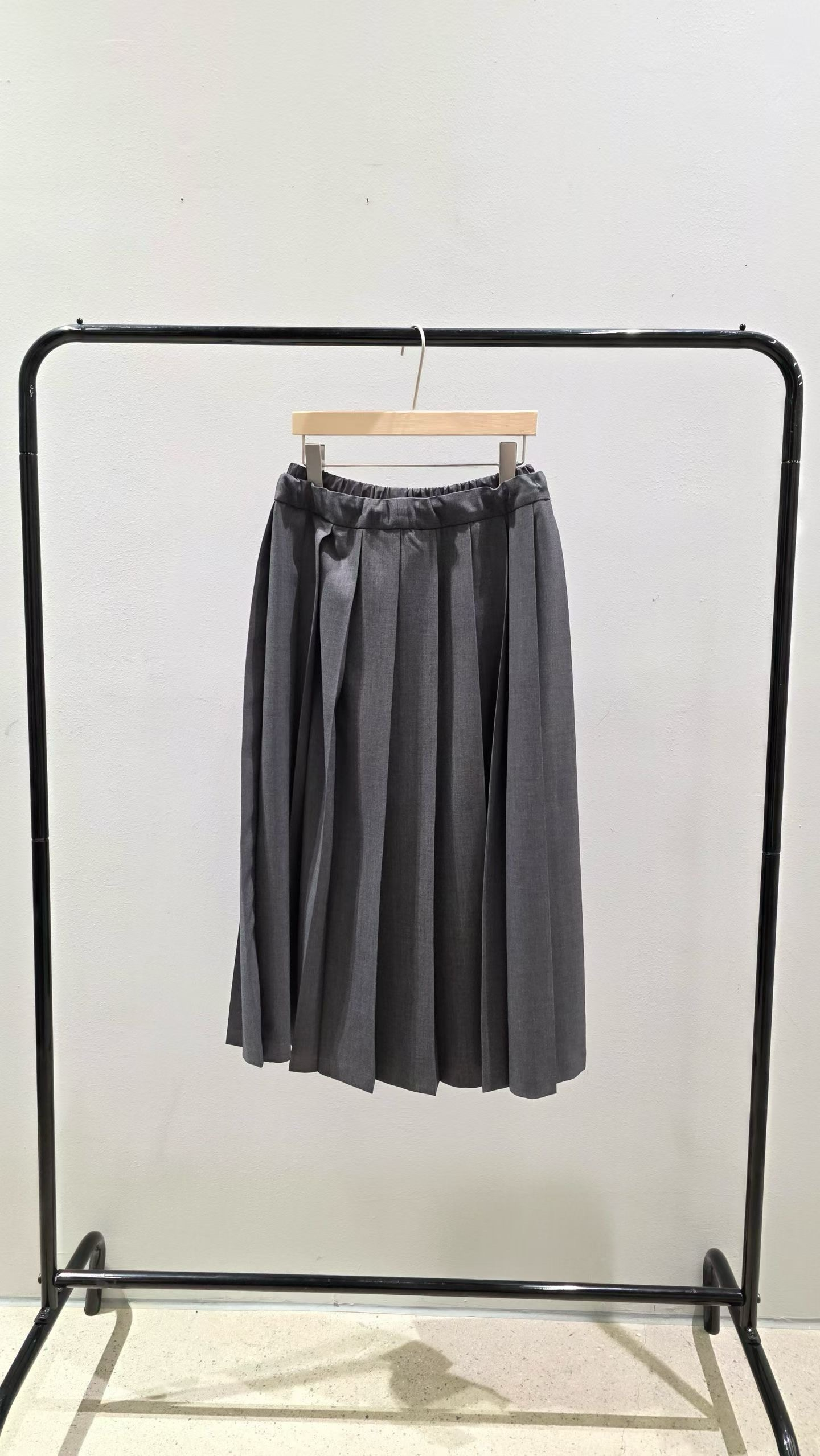 ST22030- 韓國拼色百褶裙配真絲羊毛透薄V領長袖