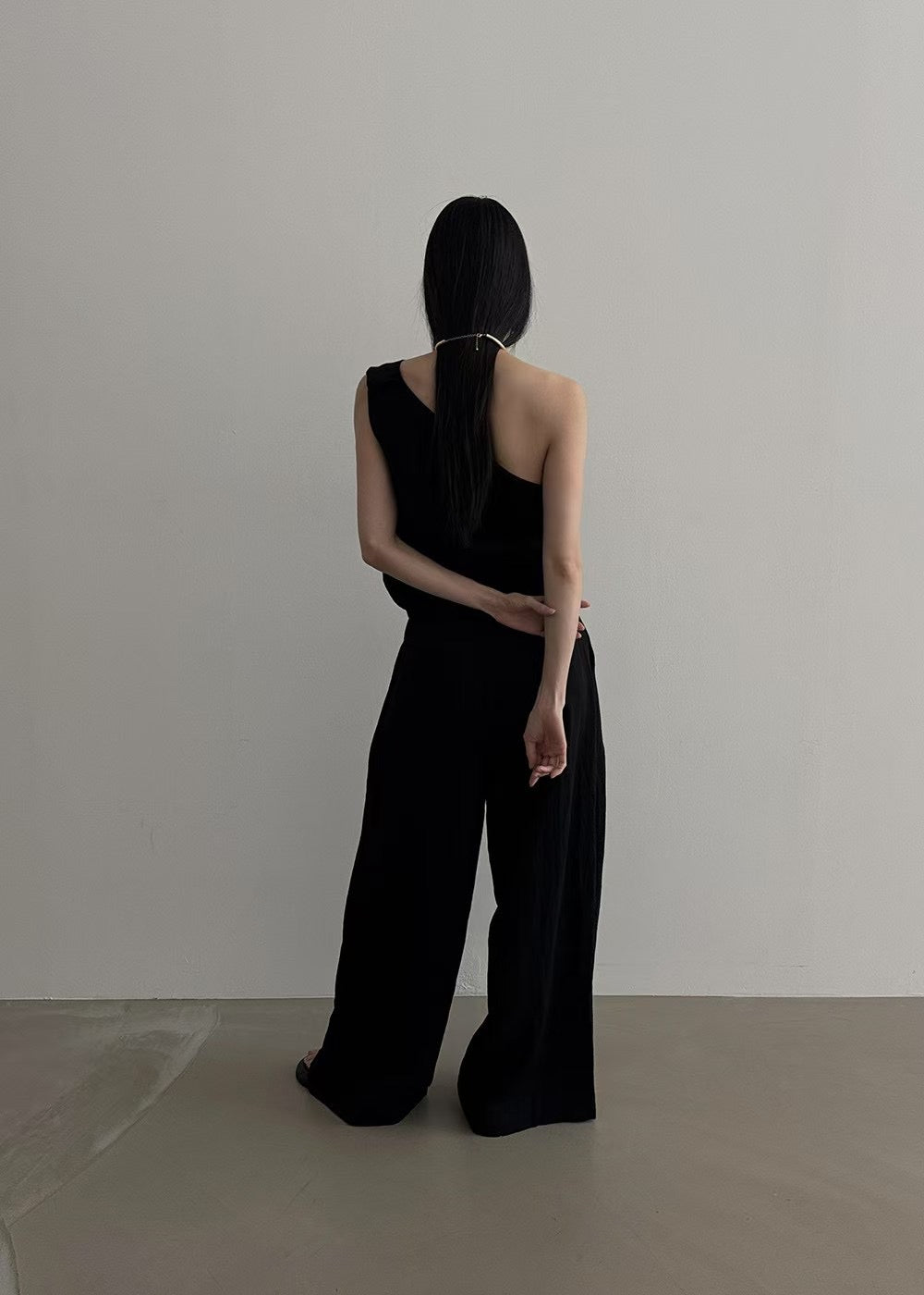 ST21508 - Designer niche asymmetrical one-shoulder strap + high-waisted straight loose casual long pants set