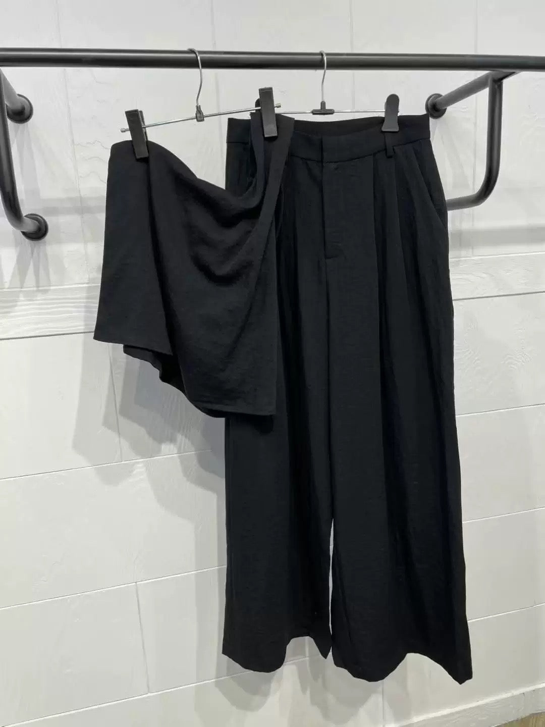 ST21508 - Designer niche asymmetrical one-shoulder strap + high-waisted straight loose casual long pants set
