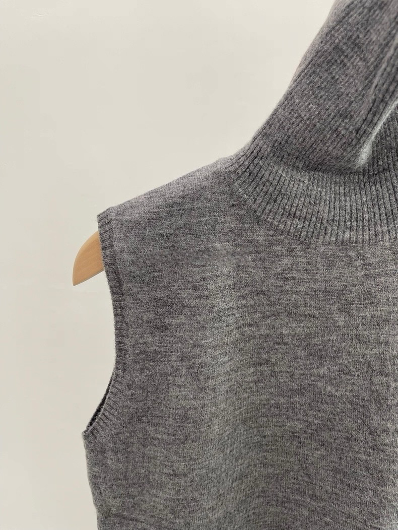 TP22009- 韓修身高領針織背心(不包腰带) 3 colors