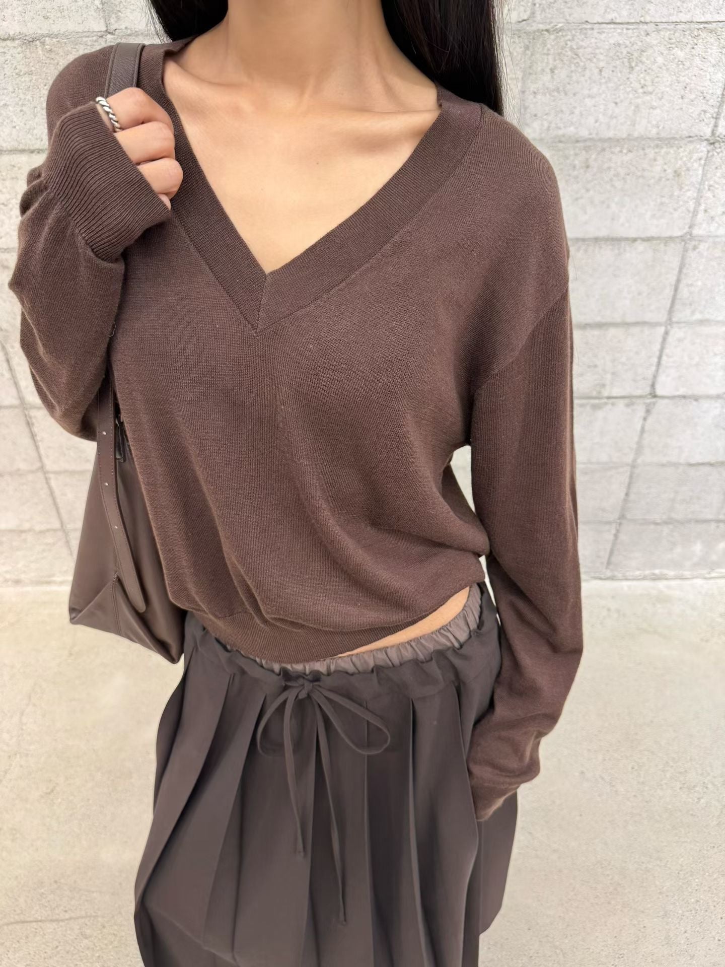 ST22030- 韓國拼色百褶裙配真絲羊毛透薄V領長袖