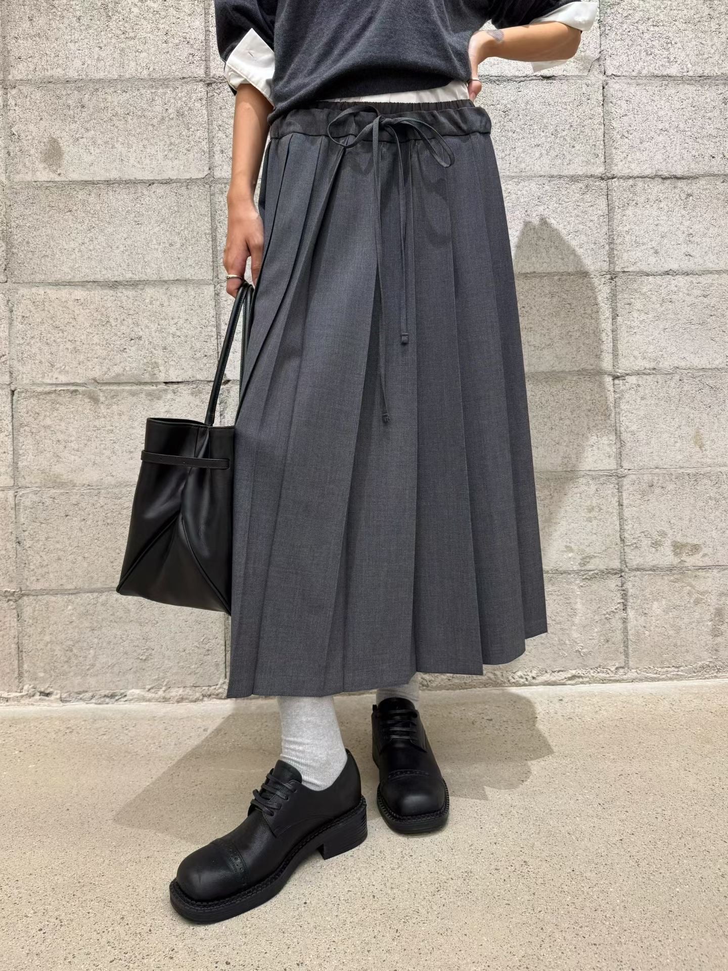 ST22030- 韓國拼色百褶裙配真絲羊毛透薄V領長袖