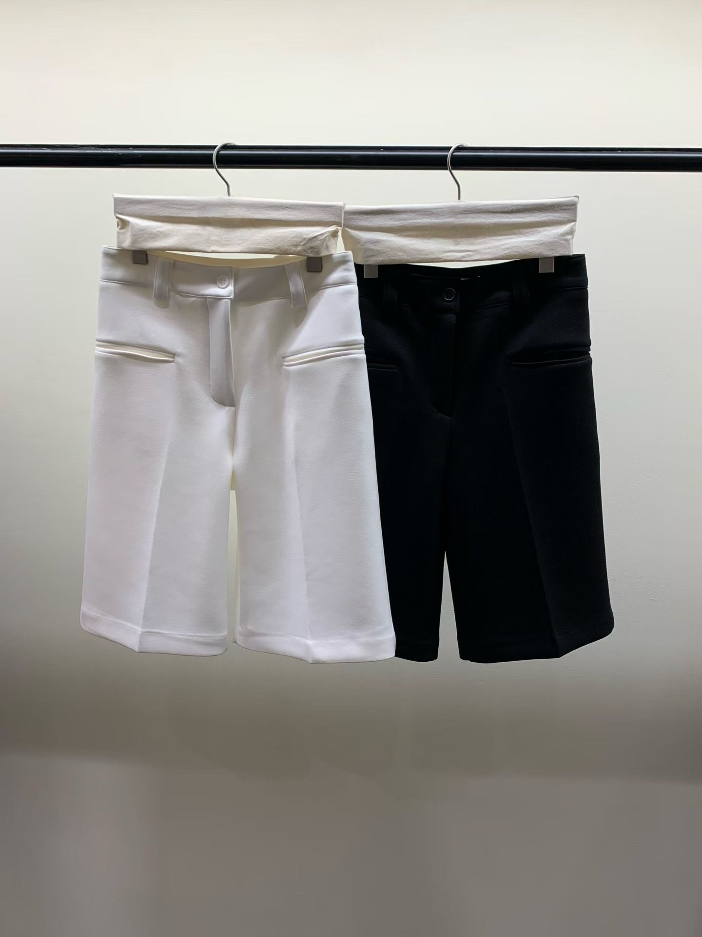 PT21879 - Korean Fashion Versatile High-Waisted Slimming Casual Bermuda Shorts (Without Waistband)