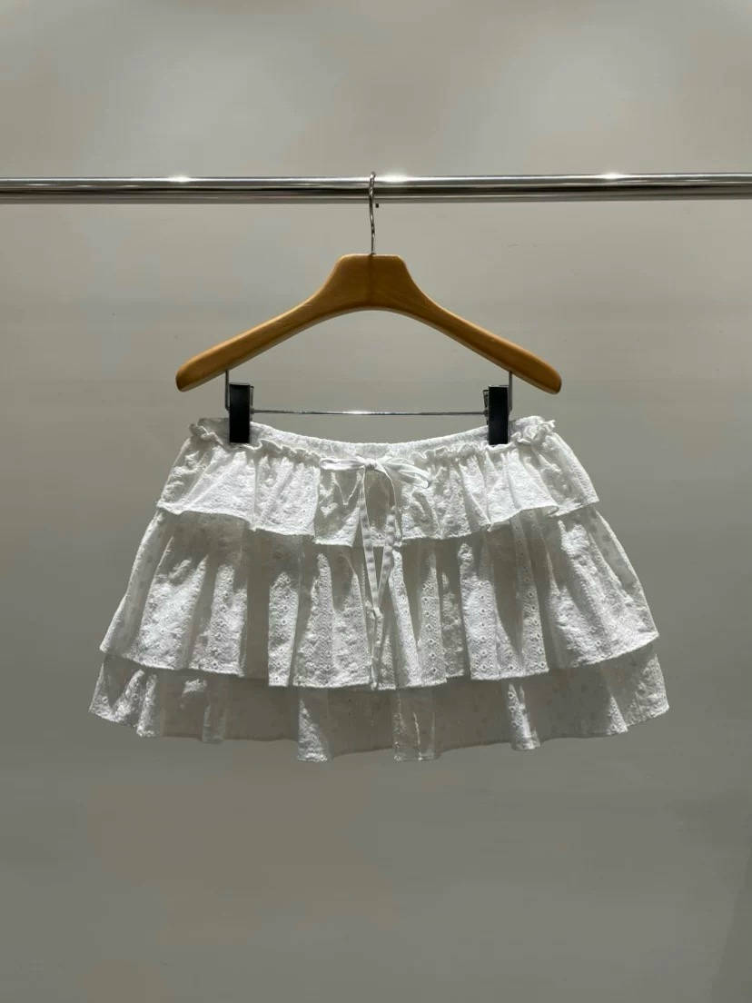 SK21115- 时髦减龄蕾絲細肩帶修身吊帶背心多層次荷葉邊短裙套裝