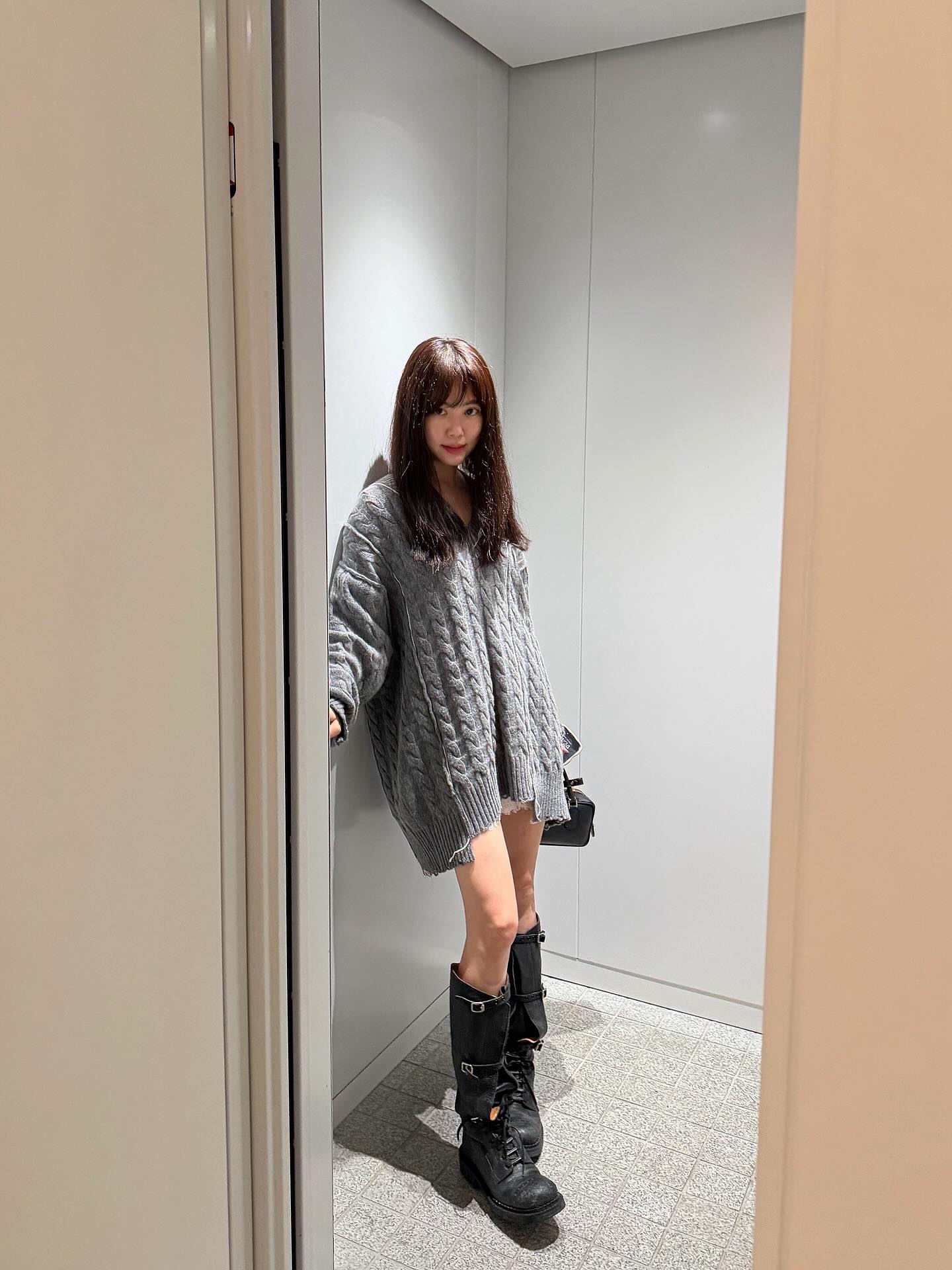 TP21996B- 韓國設計師款oversize手工縫線麻花V領毛衣(不包腰带)