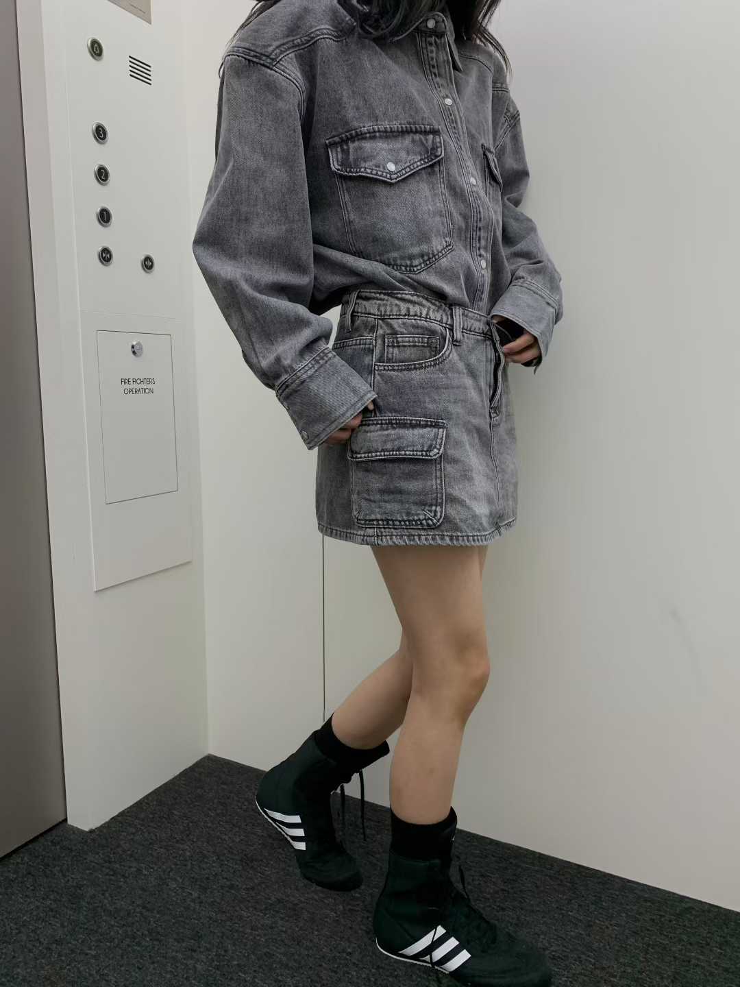 ST21796- 韓國率性休閒風牛仔襯衫搭配工裝裙褲兩件套