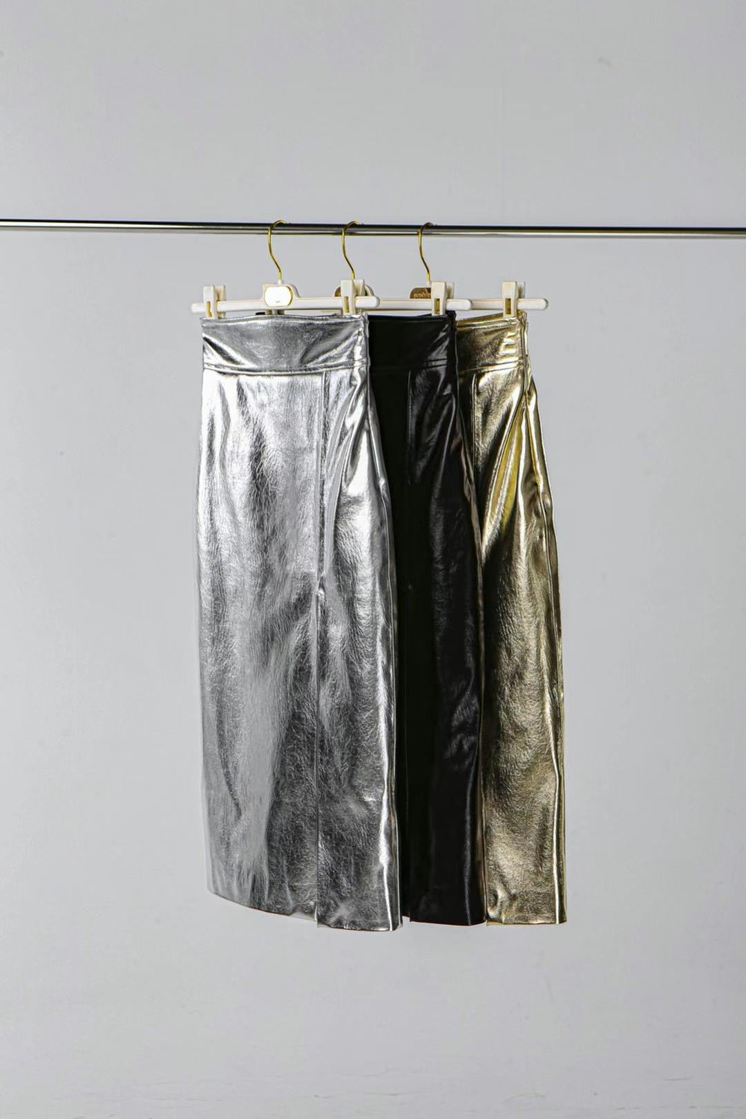BT11123B - Metallic high-waisted slit hip-covering slim PU leather skirt