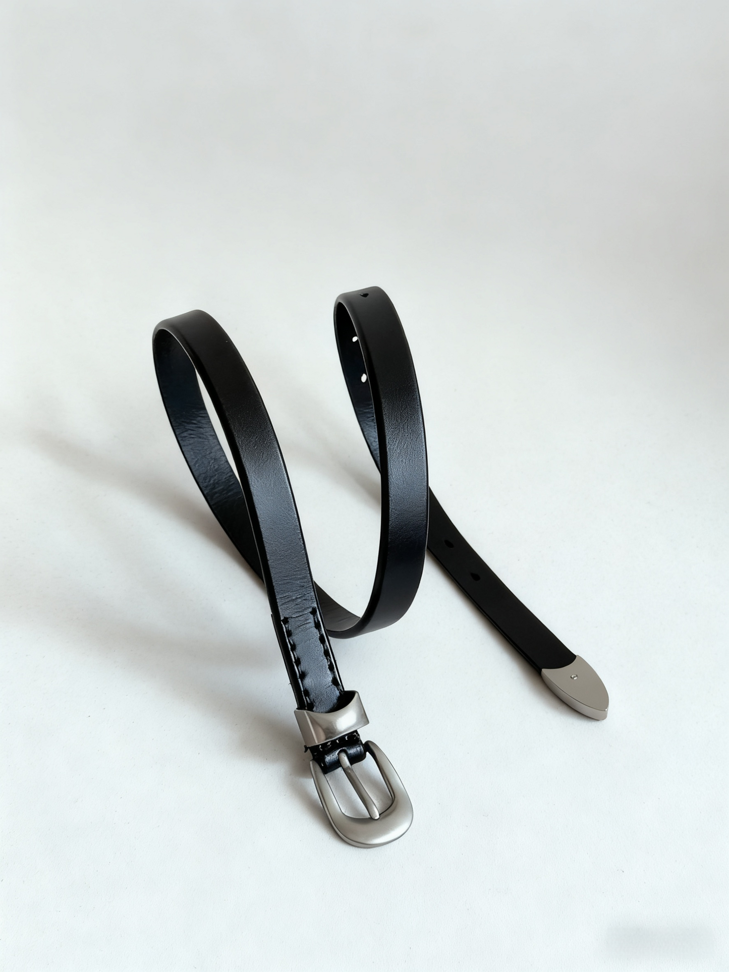 AC22036- 簡約曲線釦細版牛皮腰带皮帶