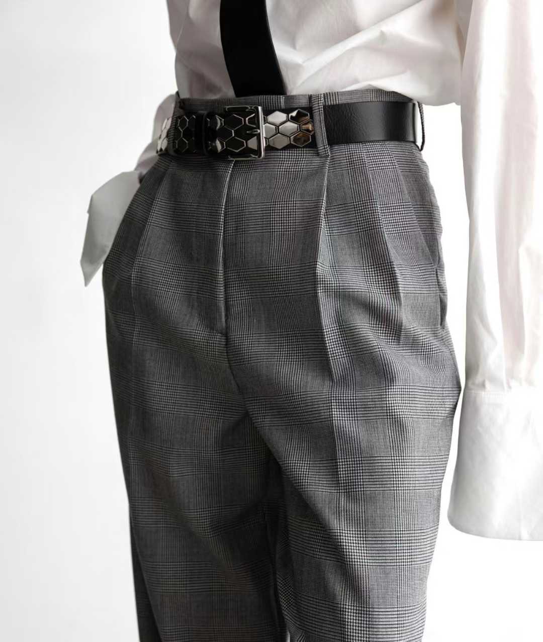 AC22038- 韓國個性蜂巢鉚釘真皮腰帶