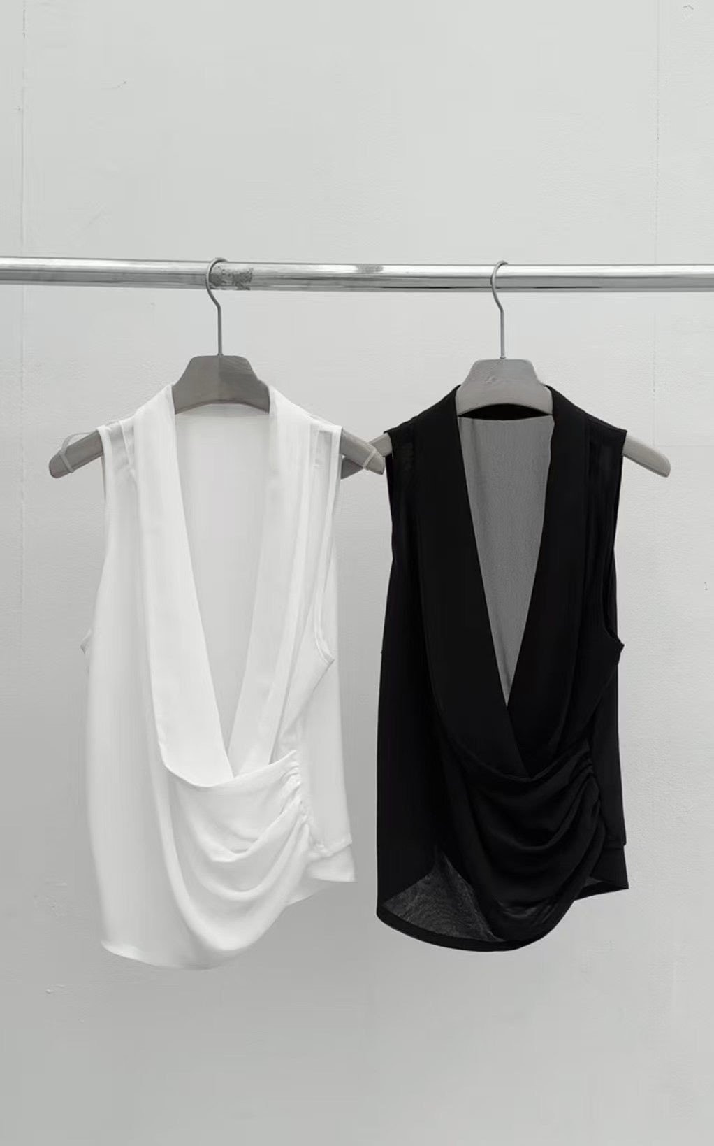 ST21295 - Elegant Draped V-Neck Sleeveless Top