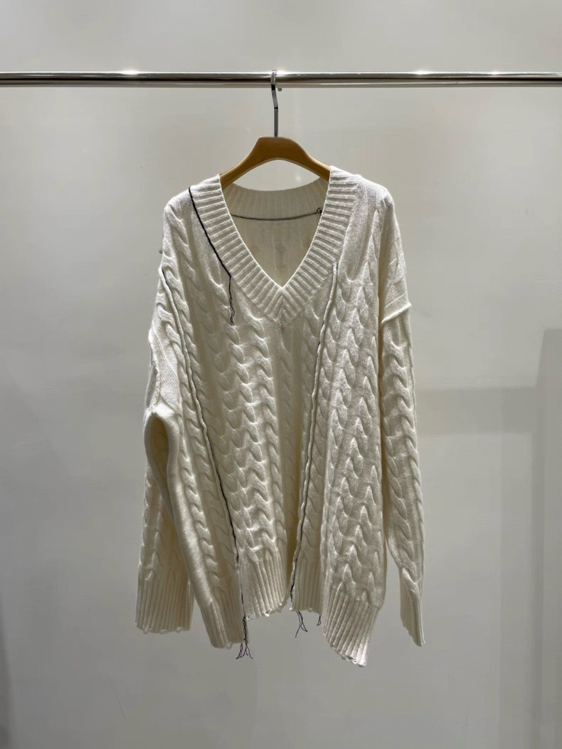 TP21996B- 韓國設計師款oversize手工縫線麻花V領毛衣(不包腰带)