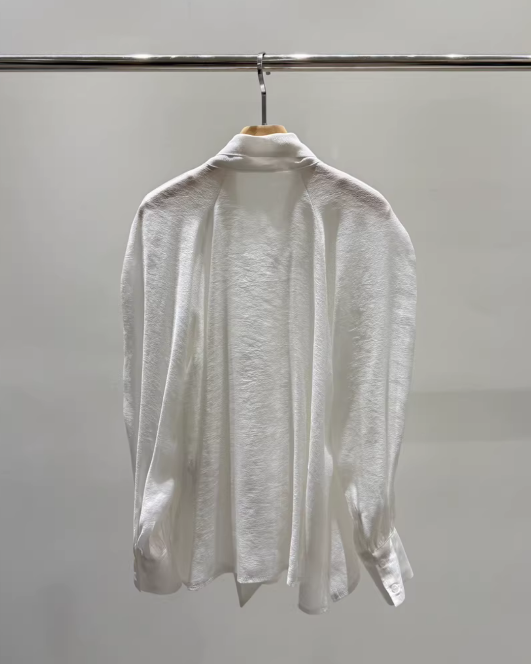 TP22301- 韓國設計師品牌早春新款法式優雅大領片繫帶垂墜襯衫