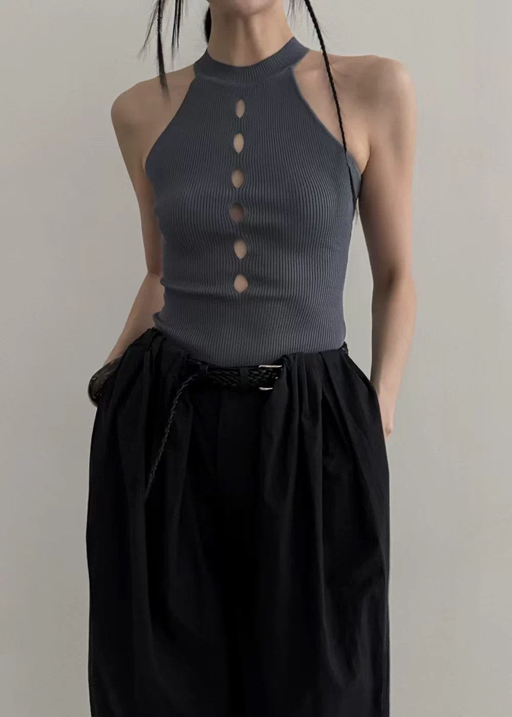 TP21289 - Hollowed-out Button Knitted Vest