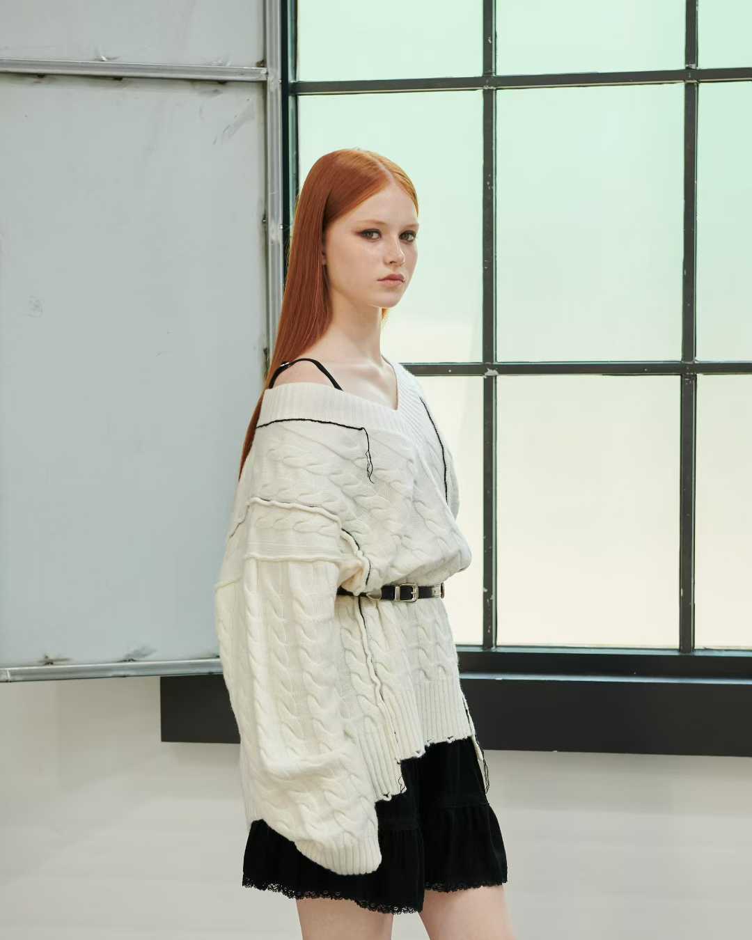 TP21996B- 韓國設計師款oversize手工縫線麻花V領毛衣(不包腰带)