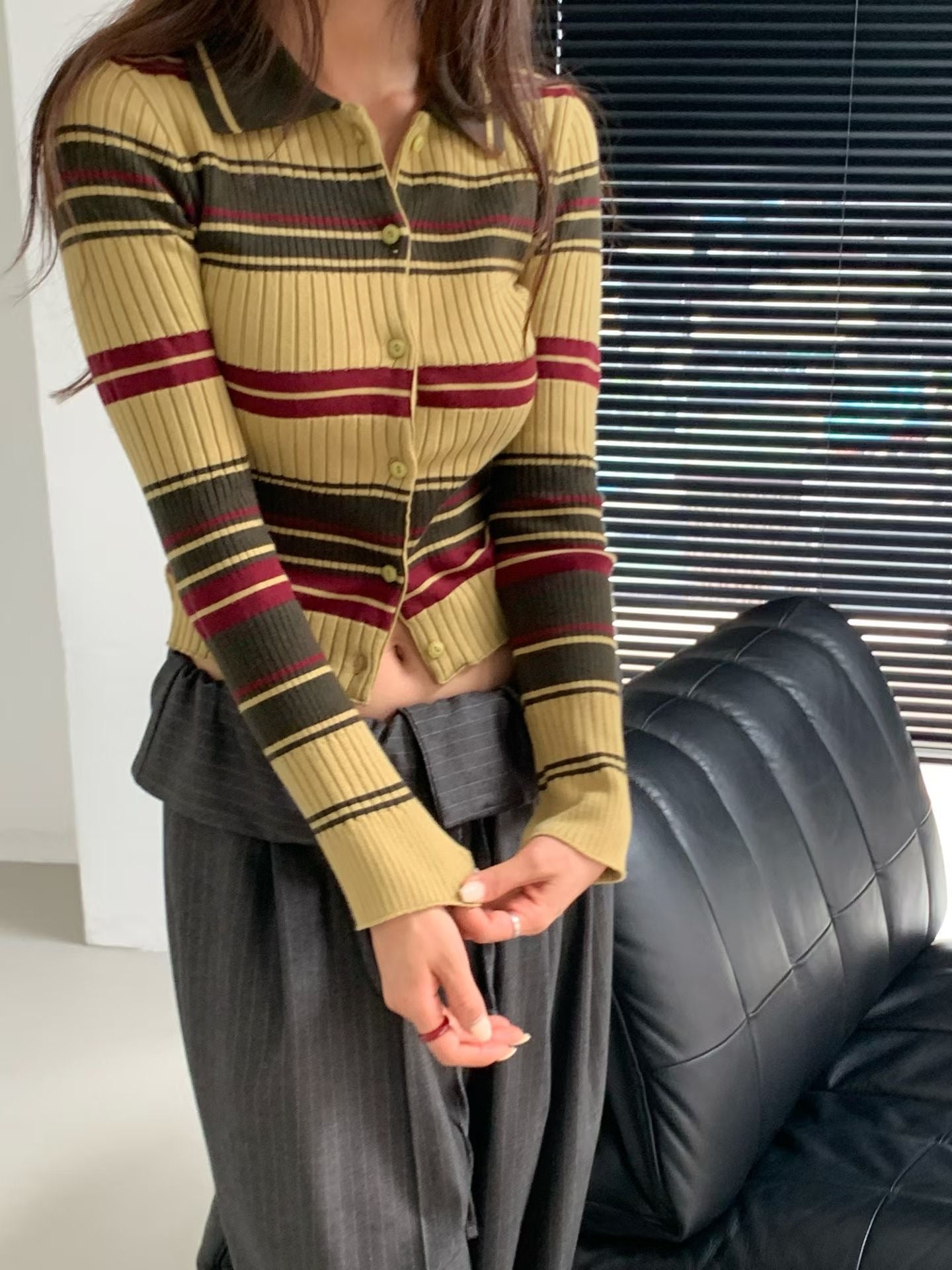 TP22006- 韓國短身復古修身撞色條紋毛衣針織開襟衫