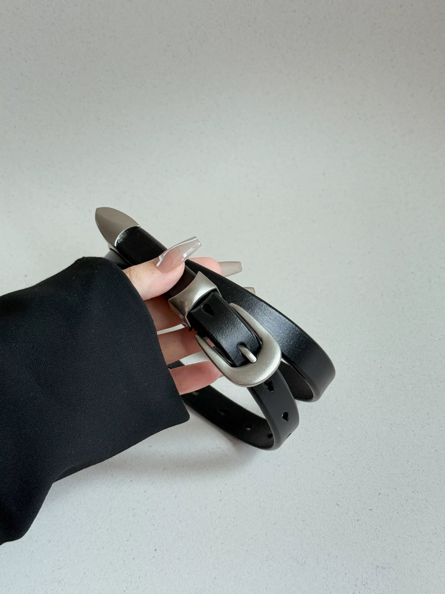 AC22036- 簡約曲線釦細版牛皮腰带皮帶