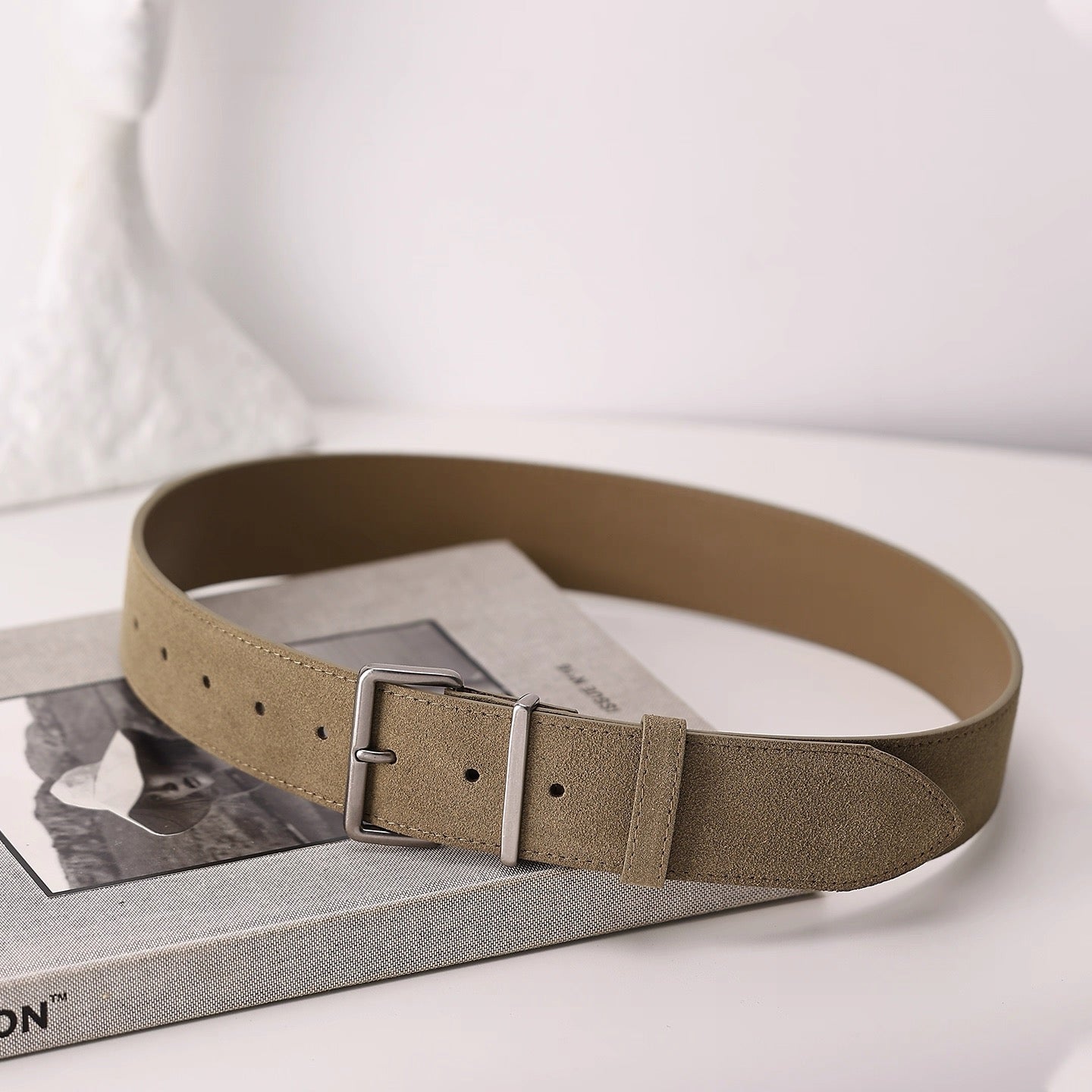 AC22068- 高質麂皮牛皮方釦腰帶皮带