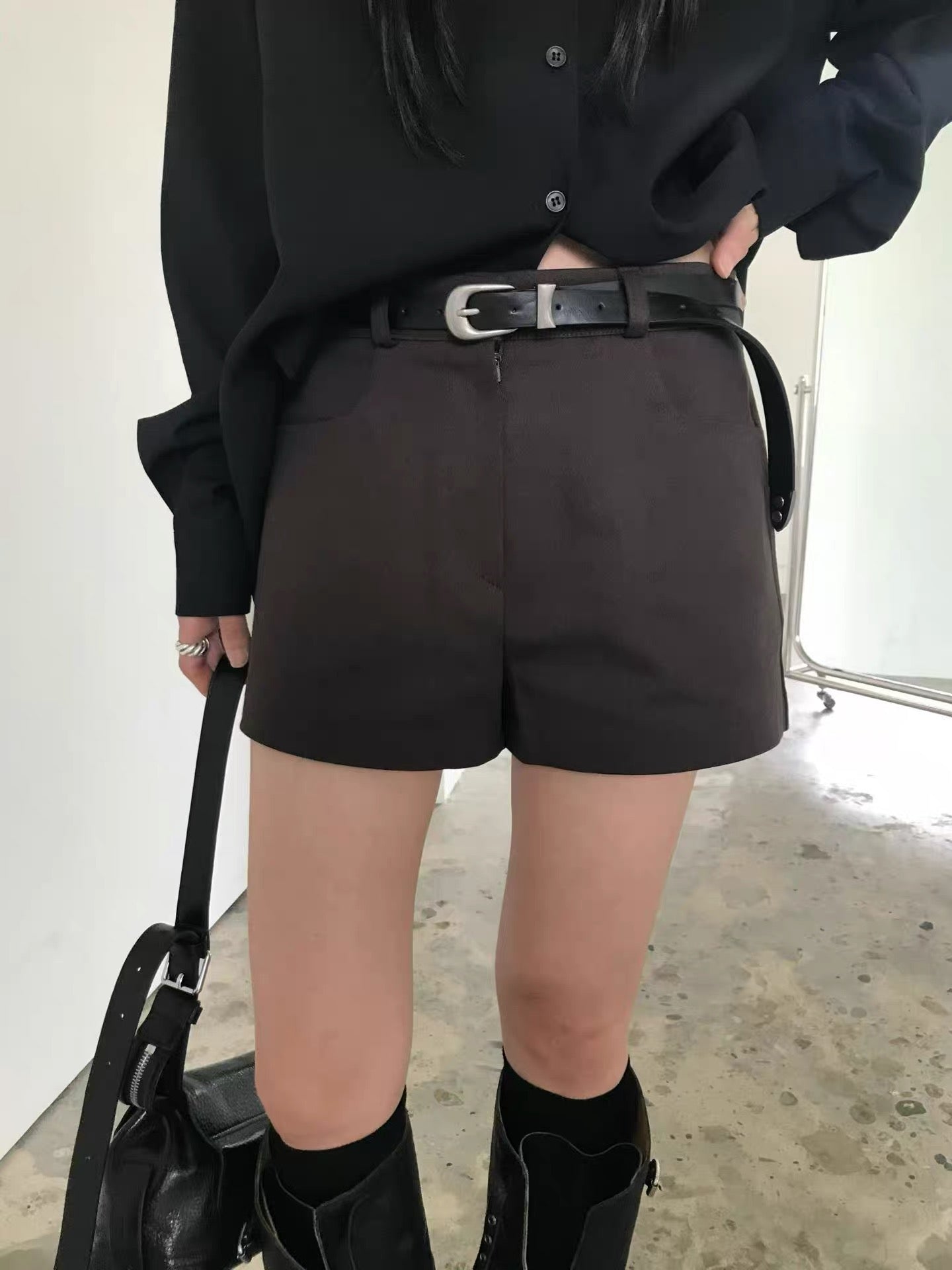 AC22036- 簡約曲線釦細版牛皮腰带皮帶