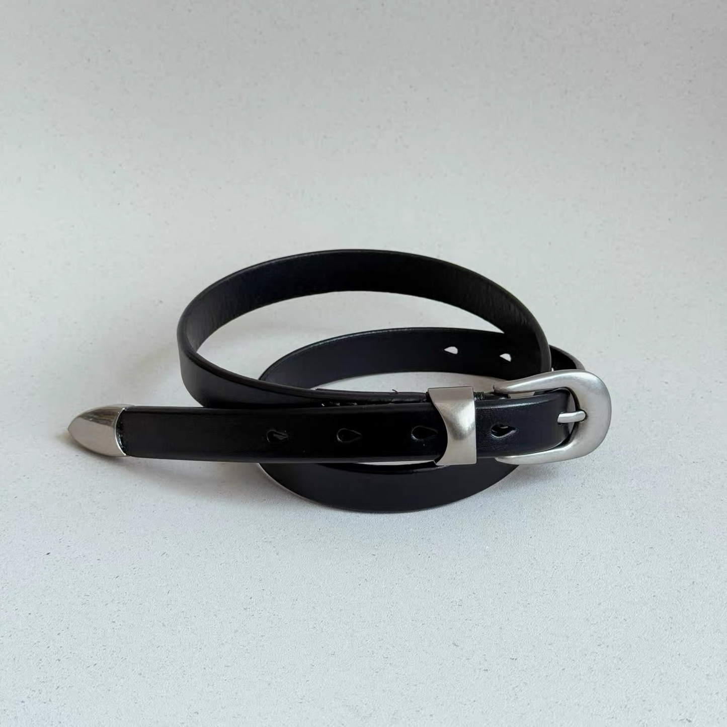 AC22036- 簡約曲線釦細版牛皮腰带皮帶