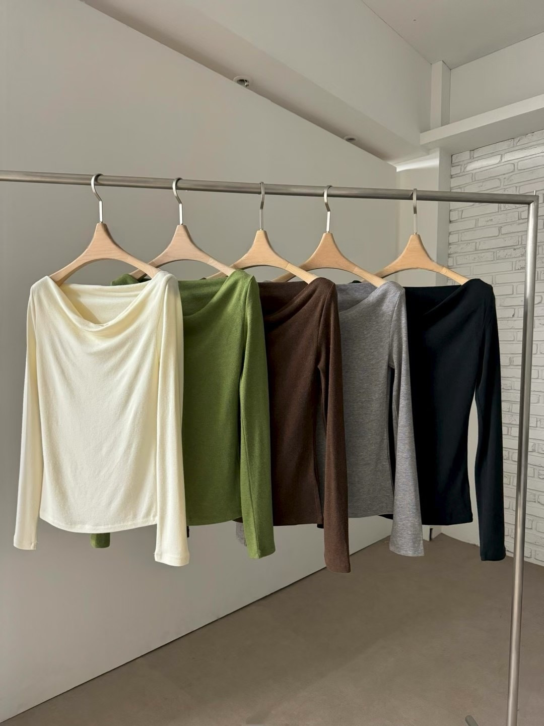 TP22019- 韓國秋冬性感羊絨混紡垂墜露肩長袖上衣