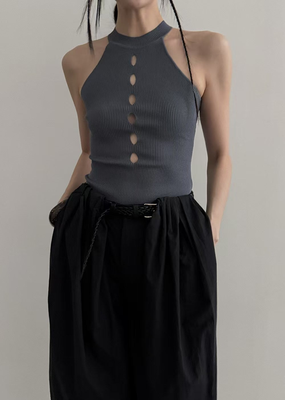 TP21289 - Hollowed-out Button Knitted Vest