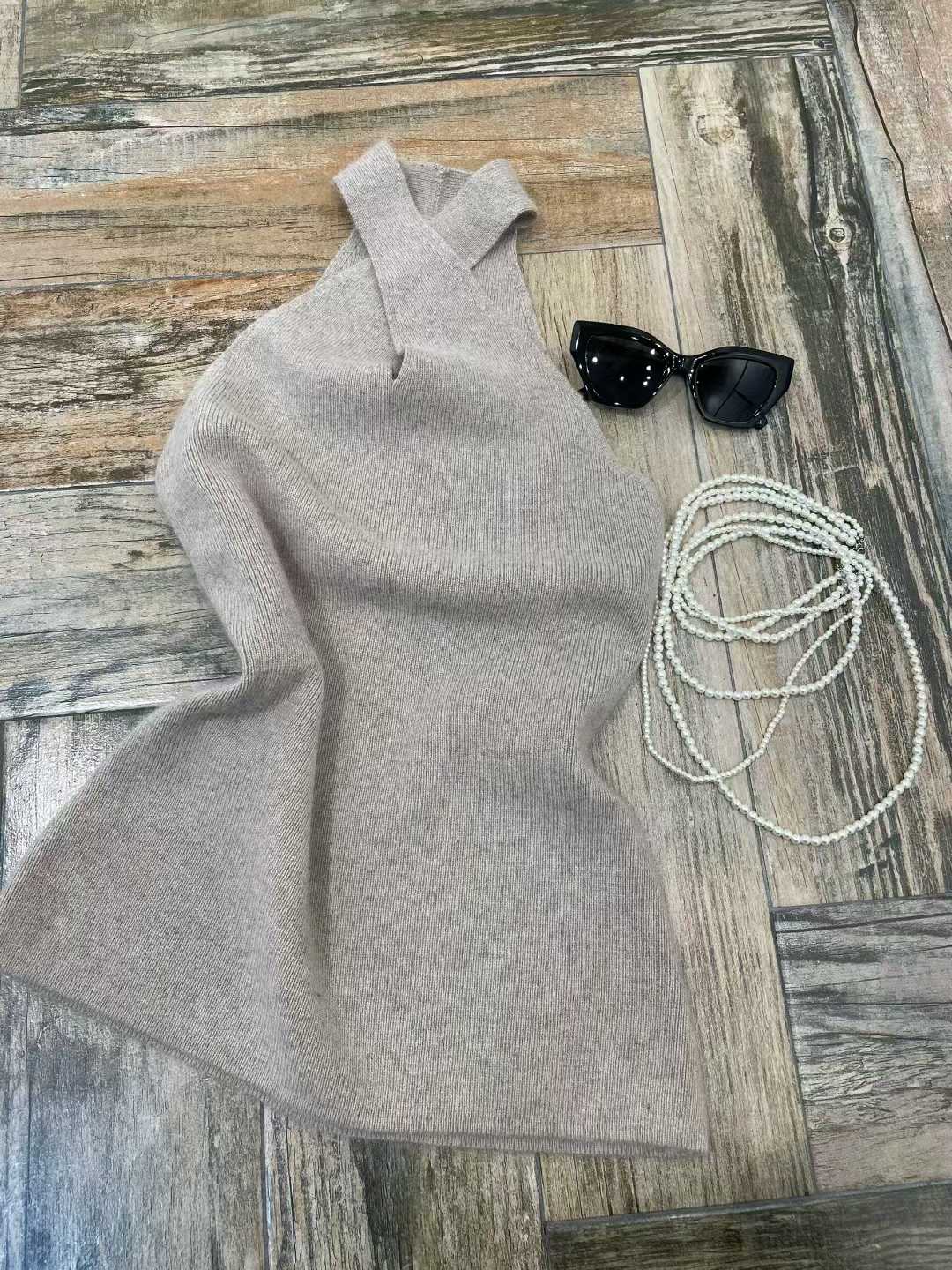 TP22076B- 韓國交叉帶時髦露肩修身顯瘦針織背心