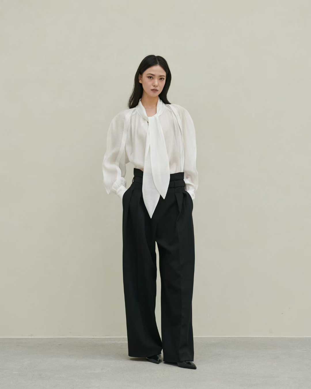 TP22301- 韓國設計師品牌早春新款法式優雅大領片繫帶垂墜襯衫